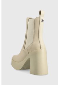 Steve Madden sztyblety Climate damskie kolor beżowy na słupku. Kolor: beżowy. Materiał: włókno, materiał. Obcas: na słupku. Wysokość obcasa: średni #3