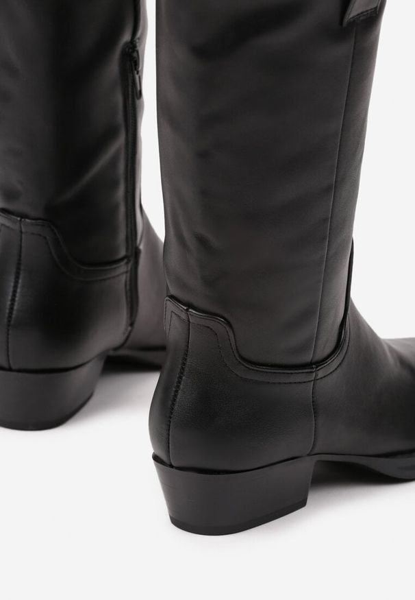 Renee - Czarne Kozaki Typu Kowbojki z Kwadratowym Noskiem Sanarwen. Kolor: czarny. Materiał: skóra, dzianina. Obcas: na obcasie. Styl: elegancki, boho. Wysokość obcasa: niski