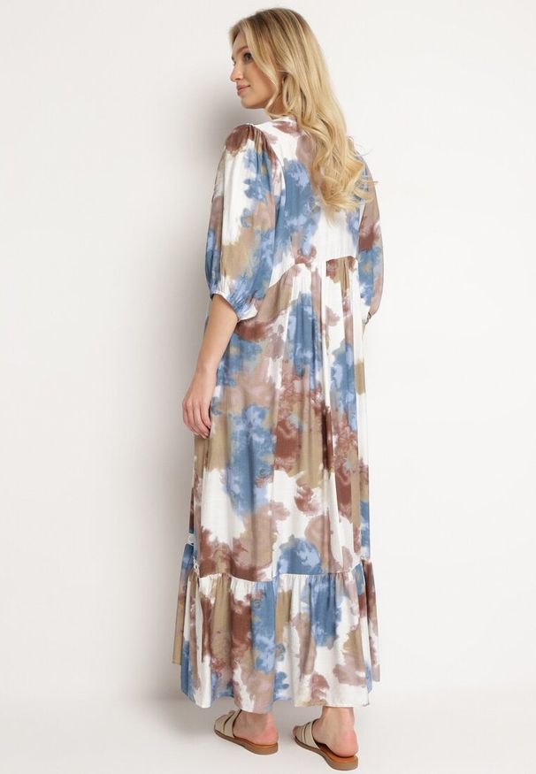 Born2be - Ciemnobeżowa Rozkloszowana z Wiązaniem Przy Dekolcie i Ozdobnymi Guzikami Sukienka Attella. Okazja: na co dzień, na imprezę. Kolekcja: plus size. Kolor: beżowy. Materiał: koronka. Długość rękawa: krótki rękaw. Typ sukienki: dla puszystych, rozkloszowane. Styl: elegancki, casual
