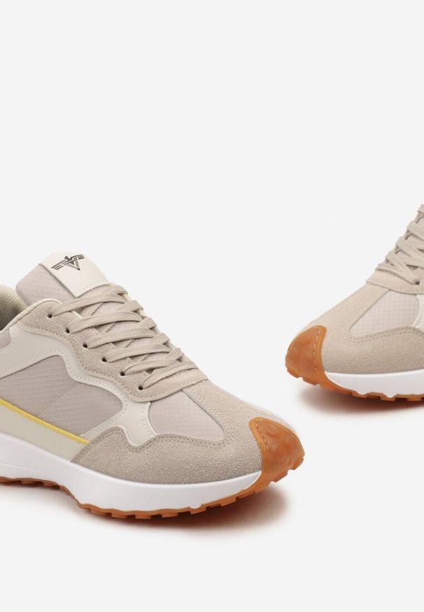 Born2be - Beżowe Klasyczne Buty Sportowe z Ozdobnym Bieżnikiem i Przeszyciami Nalles. Nosek buta: okrągły. Zapięcie: sznurówki. Kolor: beżowy. Materiał: materiał, nubuk, syntetyk. Obcas: na obcasie. Wysokość obcasa: niski