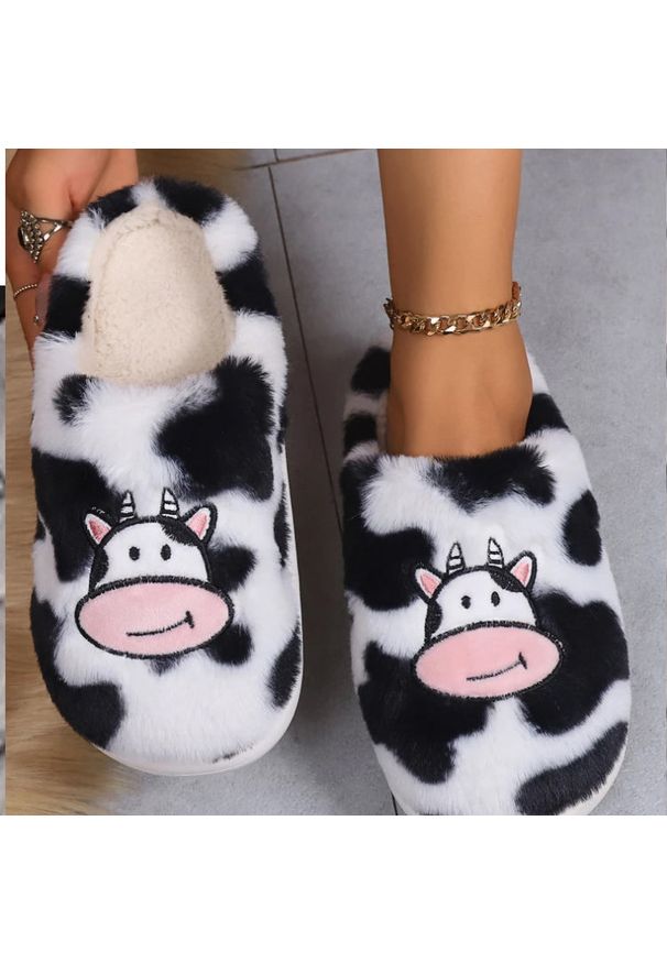Intica - Kapcie domowe futrzane z motywem krowy Shanda. Okazja: do domu. Kolor: wielokolorowy. Materiał: futro