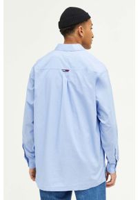 Tommy Jeans koszula bawełniana męska kolor niebieski relaxed z kołnierzykiem button-down. Typ kołnierza: button down. Kolor: niebieski. Materiał: bawełna. Długość rękawa: długi rękaw. Długość: długie #4