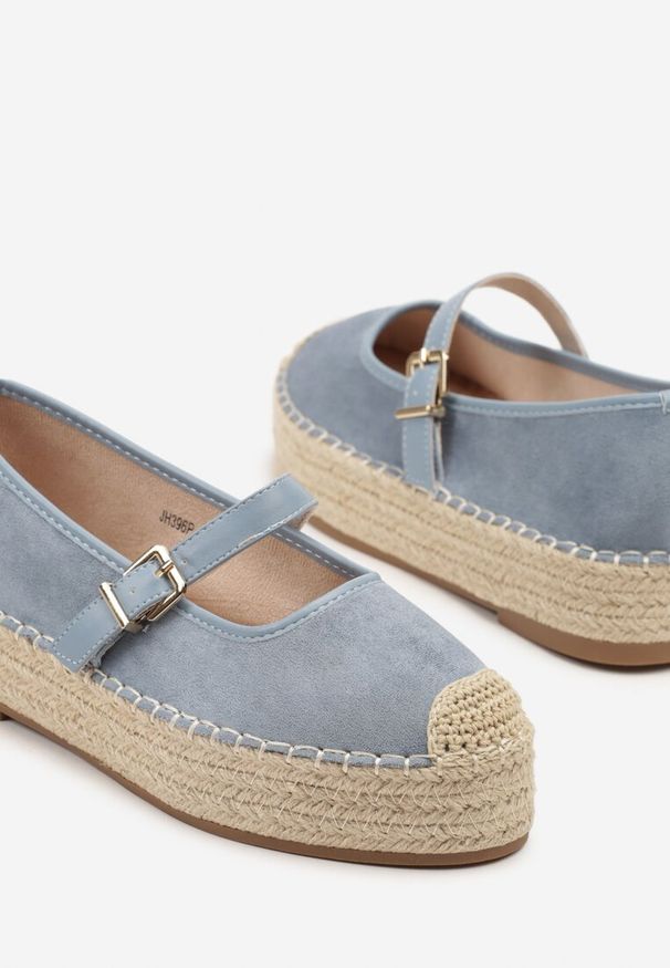Renee - Niebieskie Espadryle z Plecionką i Paskiem Fevolise. Okazja: na co dzień, na plażę, na spacer. Zapięcie: pasek. Kolor: niebieski. Materiał: jeans. Sezon: lato. Obcas: na platformie. Styl: elegancki, casual