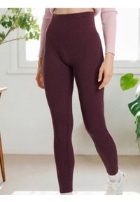 Sinsay - Prążkowane legginsy - czerwony. Kolor: czerwony. Materiał: prążkowany