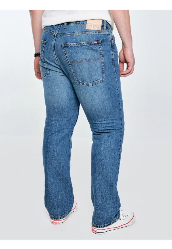 Big-Star - Jeansy męskie z prostą nogawką niebieskie Colt 334. Stan: podwyższony. Kolor: niebieski. Styl: vintage, klasyczny