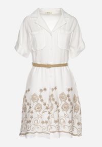 Born2be - Biała Bawełniana Sukienka Koszulowa o Rozkloszowanym Kroju z Paskiem i Haftem Nalione. Okazja: na imprezę, na co dzień. Typ kołnierza: kołnierzyk klasyczny. Kolor: biały. Materiał: bawełna. Długość rękawa: krótki rękaw. Wzór: haft. Typ sukienki: koszulowe. Styl: klasyczny, casual, elegancki #5