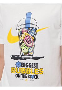 Nike T-Shirt HJ0770 Biały Regular Fit. Kolor: biały. Materiał: bawełna #2