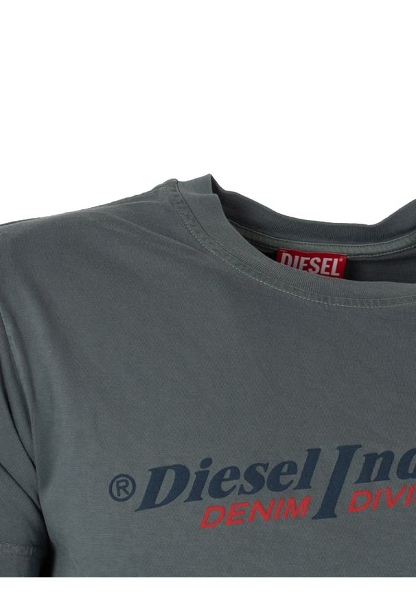 Diesel T-Shirt "T-Diegor" | A03741-0PITA-99K | Mężczyzna | Szary. Okazja: na co dzień. Kolor: szary. Materiał: bawełna. Wzór: nadruk. Styl: klasyczny, elegancki, casual