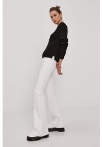 Vero Moda Sweter damski kolor czarny. Okazja: na co dzień. Kolor: czarny. Materiał: włókno, materiał. Długość rękawa: raglanowy rękaw. Styl: casual