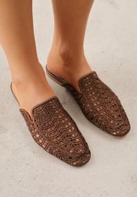 Born2be - Brązowe Klapki Mule z Ażurową Cholewką Szydełkową Civeza. Okazja: na co dzień. Kolor: brązowy. Materiał: jeans, len. Wzór: ażurowy. Sezon: lato. Styl: casual #3