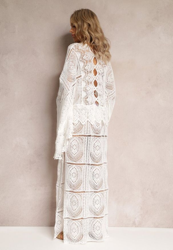 Renee - Biała Szydełkowa Sukienka Maxi z Wycięciami i Wiązaniem Upenna. Kolor: biały. Materiał: tkanina, bawełna. Wzór: aplikacja. Styl: elegancki. Długość: maxi