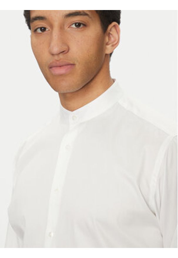 Karl Lagerfeld - KARL LAGERFELD Koszula 605035 552602 Biały Regular Fit. Typ kołnierza: dekolt w karo. Kolor: biały. Materiał: bawełna