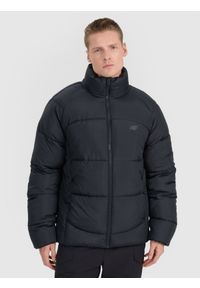 4f - 4F Kurtka puchowa z wypełnieniem syntetycznym męska - czarna S. Okazja: na co dzień. Typ kołnierza: kołnierzyk stójkowy, kaptur. Kolor: czarny. Materiał: puch, syntetyk. Długość: długie. Sezon: zima. Styl: casual, klasyczny, sportowy #1