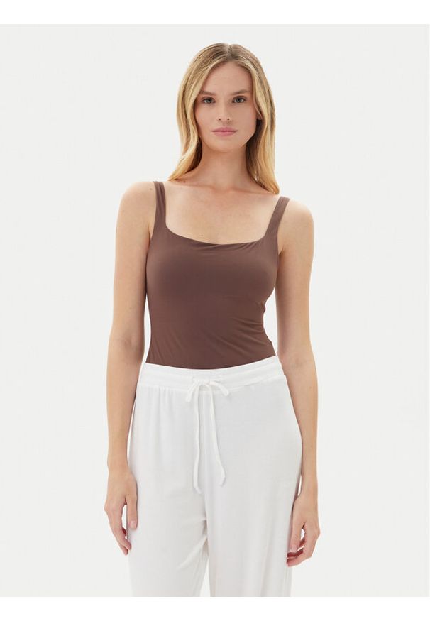 Guess Body O4BM16 KCDE0 Brązowy Slim Fit. Kolor: brązowy. Materiał: syntetyk