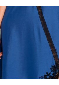 Pinko - PINKO - Bieliźniana sukienka. Kolor: niebieski. Materiał: koronka. Długość rękawa: na ramiączkach. Wzór: aplikacja. Typ sukienki: asymetryczne. Długość: midi #2