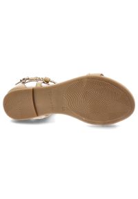 Beżowe Sandały Damskie Tamaris Modne Letnie Buty. Okazja: na co dzień, na spacer. Zapięcie: pasek. Kolor: beżowy. Materiał: skóra. Wzór: paski. Sezon: lato. Styl: casual, elegancki