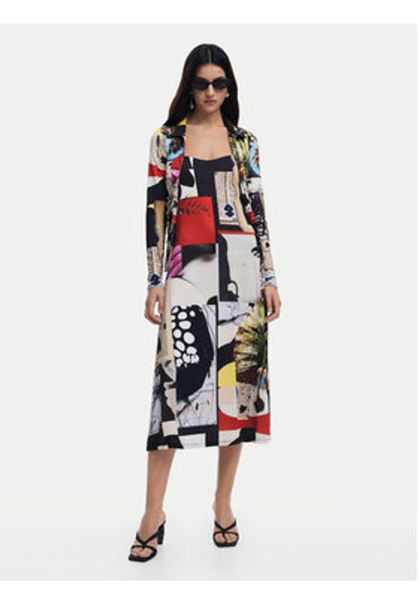 Desigual Sukienka codzienna Newspaper Coll 25SWVK40 Kolorowy Regular Fit. Okazja: na co dzień. Materiał: syntetyk. Wzór: kolorowy. Typ sukienki: proste. Styl: casual