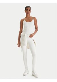 Guess Top V6RP14 KD952 Écru Slim Fit. Kolor: kremowy. Materiał: syntetyk #2