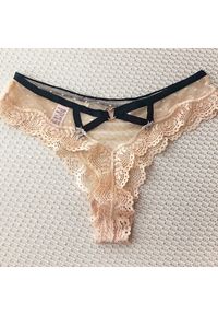 Intica - Stringi koronkowe z ozdobnymi paskami na specjalne okazje Aliana. Kolor: beżowy. Materiał: koronka. Wzór: koronka