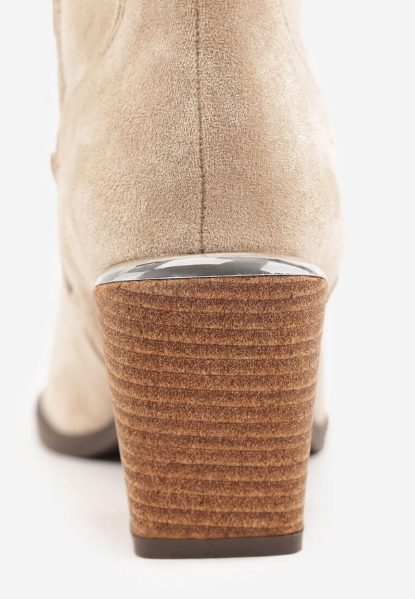 Renee - Ciemnobeżowe Botki w Stylu Kowbojek Vices na Stożku Ozdobione Haftem Xalfedi. Kolor: beżowy. Materiał: jeans. Wzór: haft, aplikacja. Obcas: na stożku. Styl: elegancki. Wysokość obcasa: średni