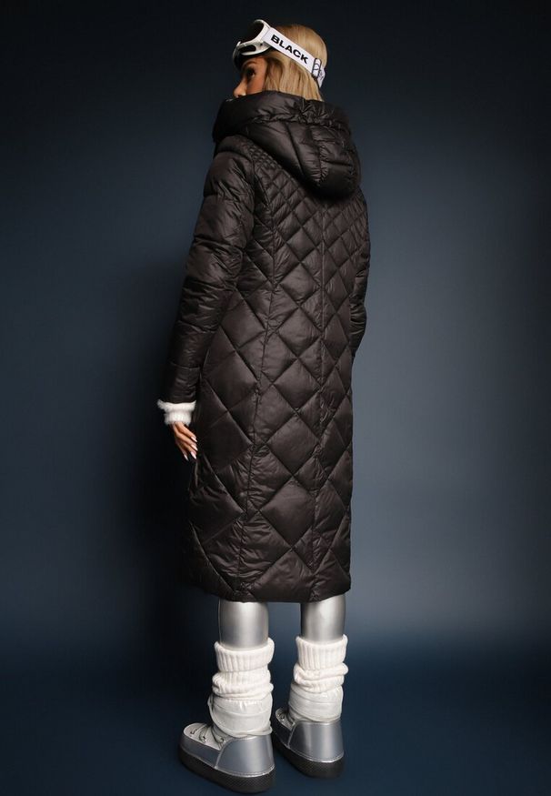 Renee - Czarna Kurtka za Kolano Pikowana Fipha. Kolor: czarny. Sezon: wiosna, jesień. Styl: klasyczny