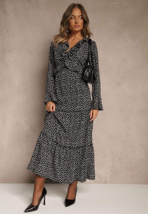 Renee - Czarna Sukienka VICES o Rozkloszowanym Fasonie z Falbankami Nevite. Okazja: na co dzień. Typ kołnierza: kołnierz z falbankami. Kolor: czarny. Długość rękawa: długi rękaw. Typ sukienki: proste. Styl: klasyczny, casual, elegancki