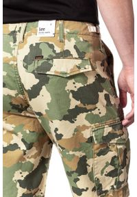 Lee - SPODENKI LEE FATIGUE SHORTS CAMOUFLAGE L73BCW03. Materiał: materiał. Wzór: moro, aplikacja #4