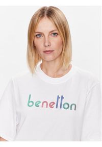 United Colors of Benetton - United Colors Of Benetton T-Shirt 3BL0D103H Biały Regular Fit. Kolor: biały. Materiał: bawełna