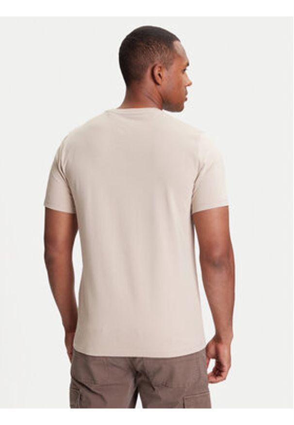Guess T-Shirt M4GI70 KC9X0 Beżowy Slim Fit. Kolor: beżowy. Materiał: bawełna