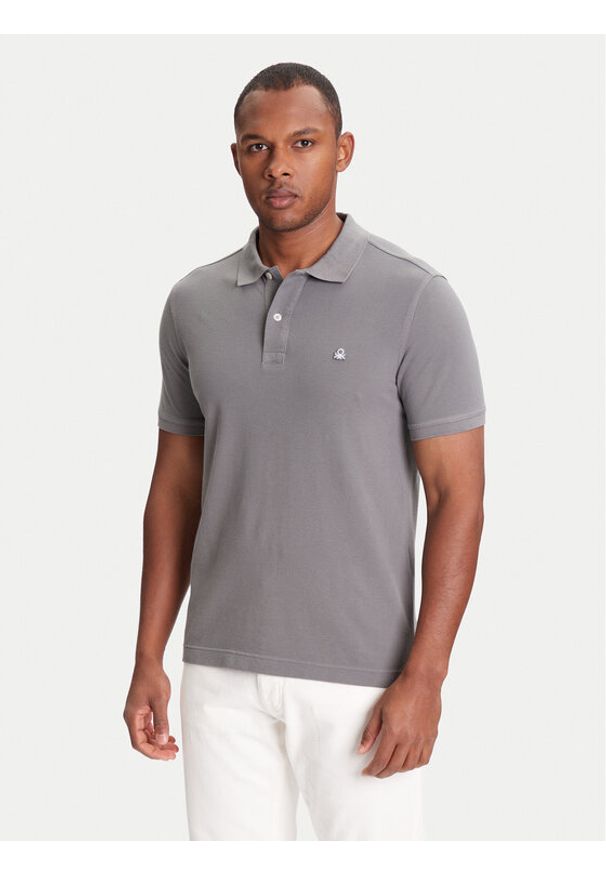 United Colors of Benetton - United Colors Of Benetton Polo 3089J3179 Szary Regular Fit. Typ kołnierza: polo. Kolor: szary. Materiał: bawełna