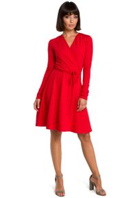 MOE - Czerwona Casualowa Rozkloszowana Sukienka z Dekoltem V na Zakładkę. Okazja: na co dzień. Kolor: czerwony. Materiał: bawełna, elastan. Styl: casual #1
