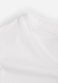 Renee - Biały T-shirt Ariema. Kolor: biały. Materiał: dzianina. Długość rękawa: krótki rękaw. Długość: krótkie. Wzór: gładki #2