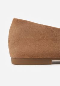 Renee - Brązowe Balerinki z Imitacji Zamszu w Stylu Basic Saraphiele. Okazja: na randkę. Kolor: brązowy. Materiał: zamsz #8