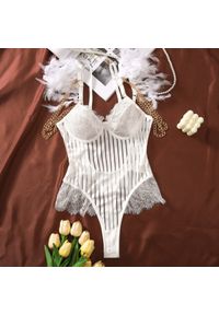 Intica - Body z piórkami na specjalne okazje Ingerlise. Kolor: biały. Materiał: materiał, koronka. Wzór: aplikacja #1