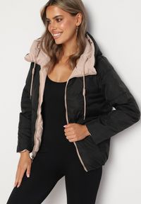 Born2be - Czarna Dwustronna Kurtka Pikowana Ozdobiona Sznurkami Mivvena. Okazja: na co dzień. Kolor: czarny. Materiał: jeans. Długość rękawa: długi rękaw. Długość: długie. Wzór: aplikacja. Styl: casual #1