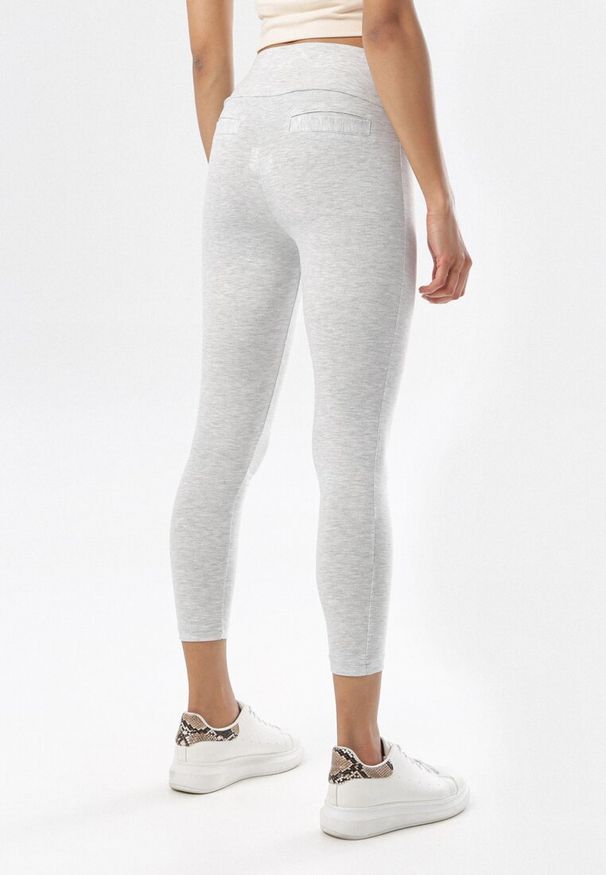 Born2be - Jasnoszare Legginsy Araseise. Kolor: szary. Materiał: dzianina. Długość: długie. Styl: sportowy