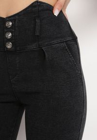 Born2be - Czarne Jeansy z Wysoką Talią Paper Bag na Guziki Katarinna. Kolor: czarny. Materiał: jeans