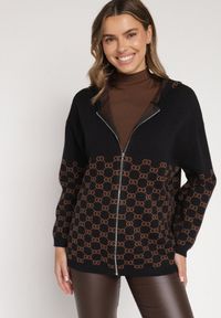 Born2be - Czarny Kardigan na Suwak z Kapturem i Geometrycznym Motywem Lunetusa. Okazja: na co dzień. Typ kołnierza: kaptur. Kolor: czarny. Materiał: jeans. Wzór: geometria. Styl: casual, elegancki #1