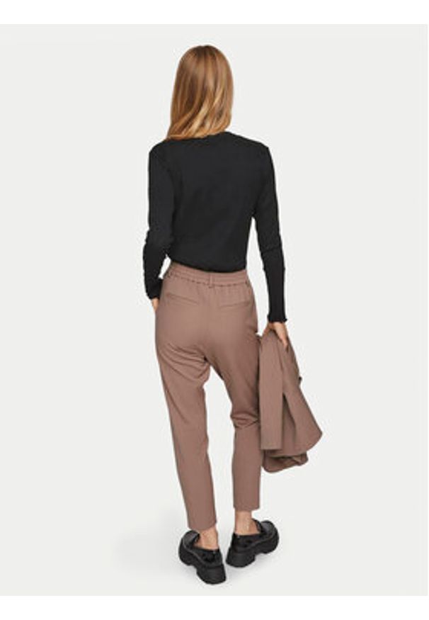 Vila Chinosy Varone 14087406 Brązowy Slim Fit. Kolor: brązowy. Materiał: syntetyk