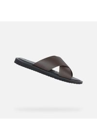 Geox - Sandały GEOX U ERICE B Brązowy. Kolor: brązowy. Materiał: skóra. Wzór: gładki. Sezon: lato. Styl: elegancki