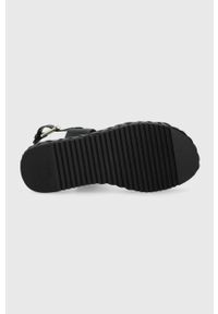 Aldo sandały Merorel damskie kolor czarny na platformie. Zapięcie: klamry. Kolor: czarny. Materiał: materiał, guma. Wzór: gładki. Obcas: na platformie #5