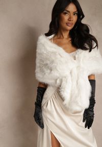 Renee - Białe Ponczo w Ozdobne Futerko Inesema. Kolor: biały. Materiał: futro #1