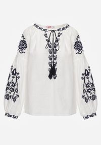 Born2be - Biała Bawełniana Bluzka Boho z Ozdobnym Haftem i Sznurkiem z Frędzlami Lamegenia. Okazja: na co dzień. Kolor: biały. Materiał: bawełna. Długość: długie. Wzór: haft. Styl: boho #6