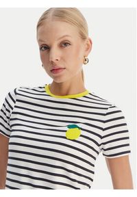 only - ONLY T-Shirt Heart 15318959 Biały Regular Fit. Kolor: biały. Materiał: wiskoza #4