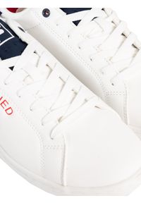 Fila Sneakersy "Crosscourt 2" | FFM0195 | Mężczyzna | Biały. Nosek buta: okrągły. Kolor: biały. Materiał: skóra ekologiczna