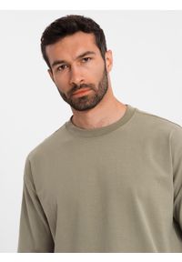 Ombre Clothing - Męski t-shirt bawełniany LOOSE FIT z okrągłym dekoltem – khaki V8. Okazja: na co dzień. Kolor: brązowy. Materiał: bawełna. Styl: casual #3