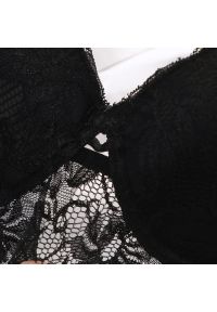 Intica - Biustonosz push-up koronkowy podkreślający dekolt Marielene. Kolor: czarny. Materiał: koronka. Rodzaj stanika: push-up. Wzór: koronka #6