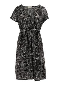 Born2be - Czarna Sukienka Kepherine. Kolor: czarny. Materiał: tkanina, materiał. Wzór: kropki. Typ sukienki: kopertowe. Długość: mini #5