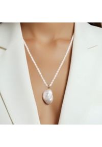 Braccatta - NOKO XXL naszyjnik ogromna biała perła barokowa, zapinka. Materiał: pozłacane, srebrne, złote. Kolor: biały. Wzór: aplikacja. Kamień szlachetny: perła