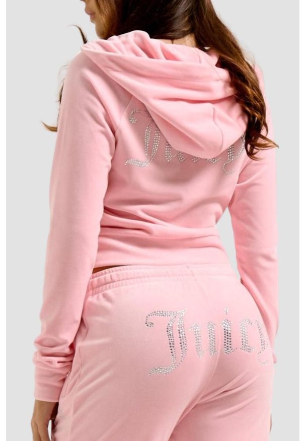 Juicy Couture - JUICY COUTURE Różowa damska bluza Madison Hoodie. Typ kołnierza: kaptur. Kolor: różowy. Materiał: materiał, poliester, elastan. Wzór: aplikacja. Styl: elegancki